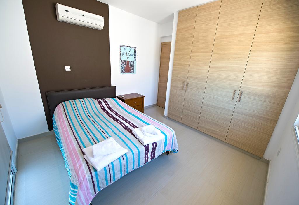 Hara Nissi Beach Villas أيا نابا الغرفة الصورة