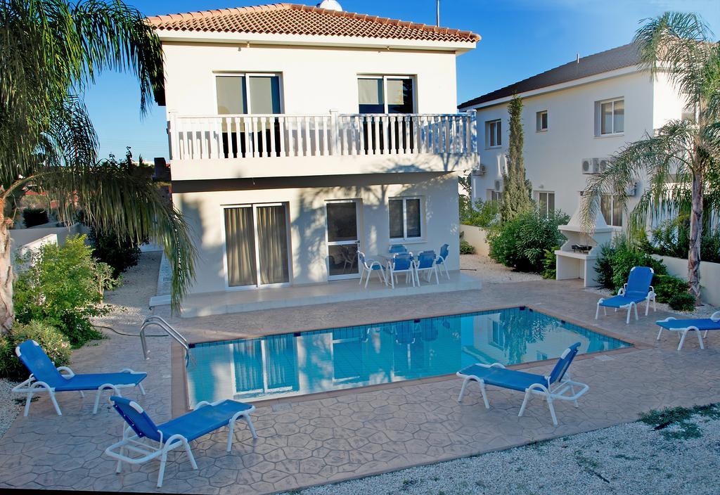 Hara Nissi Beach Villas أيا نابا الغرفة الصورة