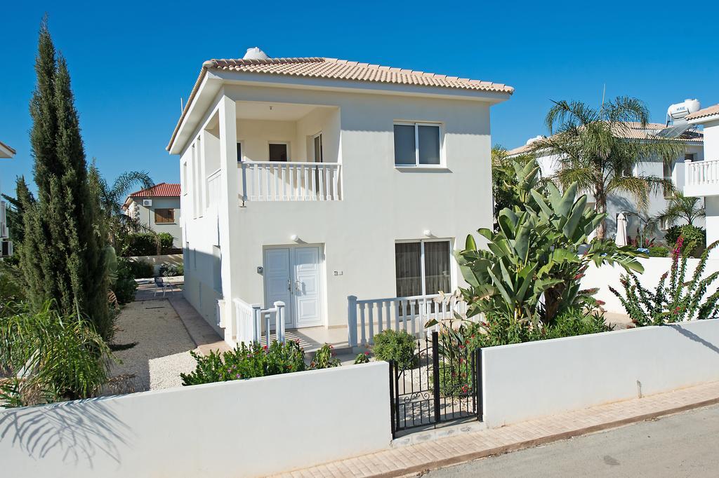Hara Nissi Beach Villas أيا نابا الغرفة الصورة