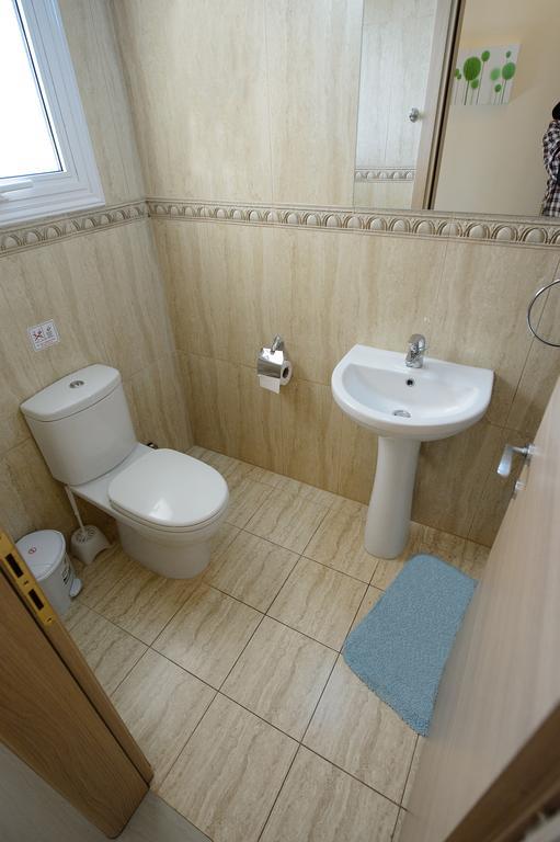 Hara Nissi Beach Villas أيا نابا الغرفة الصورة