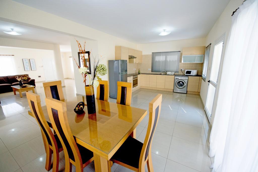 Hara Nissi Beach Villas أيا نابا المظهر الخارجي الصورة