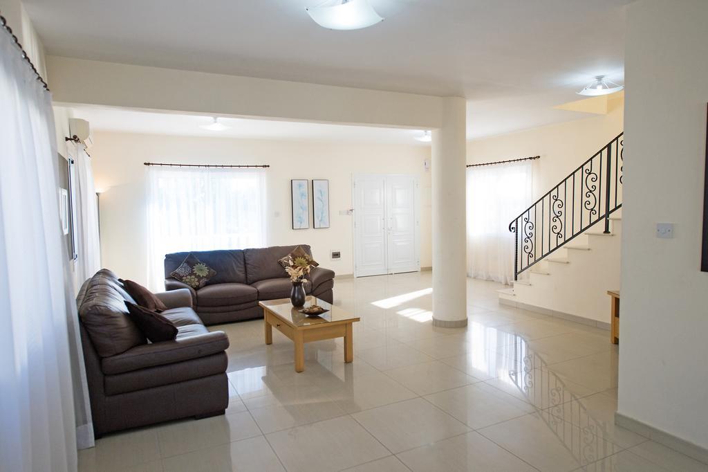 Hara Nissi Beach Villas أيا نابا المظهر الخارجي الصورة