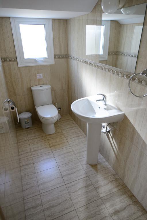 Hara Nissi Beach Villas أيا نابا الغرفة الصورة